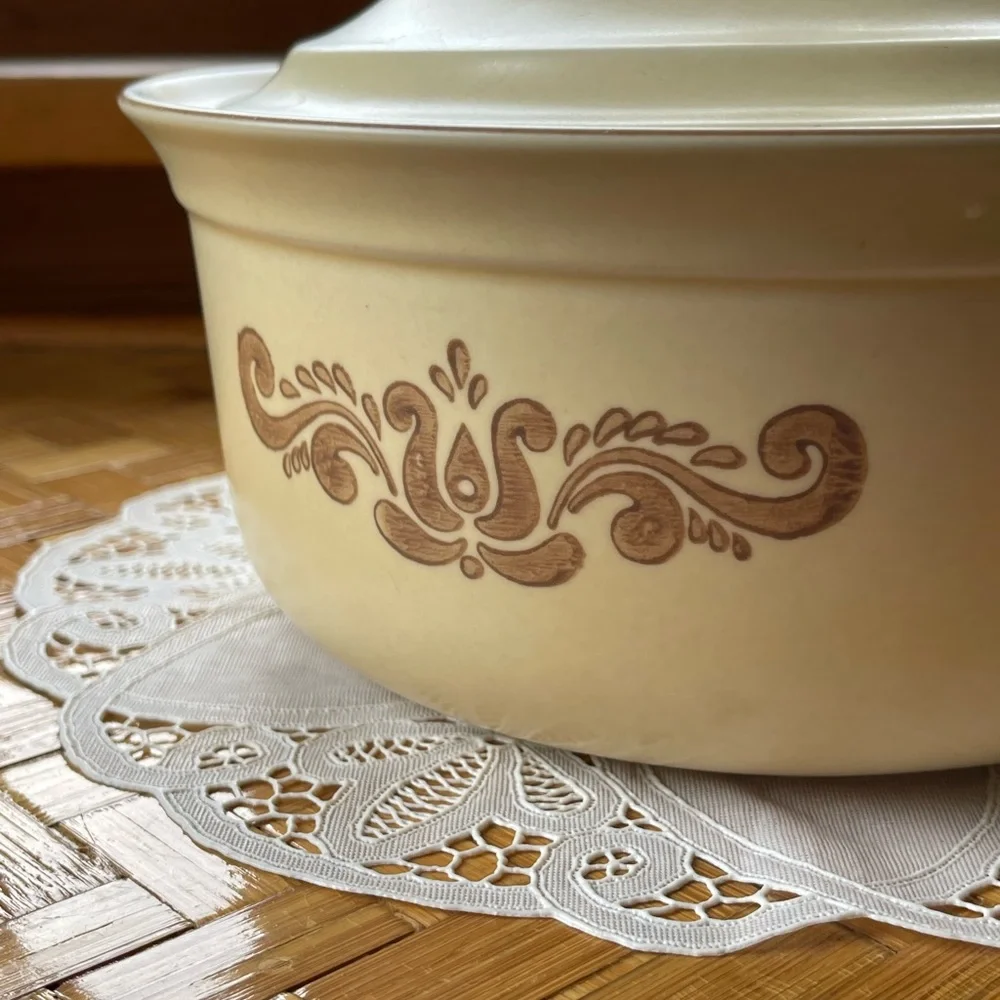 Pfaltzgraff casserole 2 quart #315 vintage